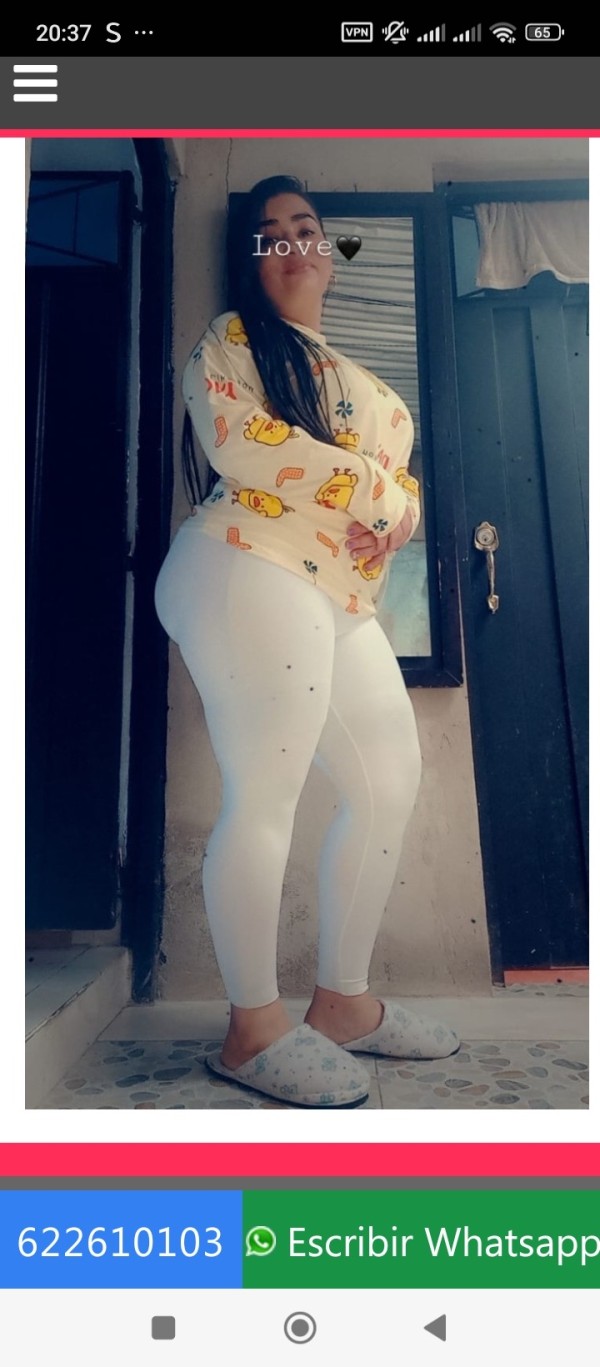 CAROLINA MUY COMPLACIENTE Y FIESTERA