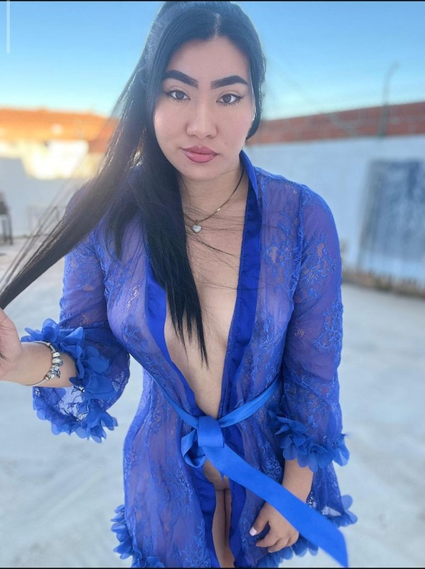 UNA BOMBA SEXUAL, IMPLICADA Y FIESTERA