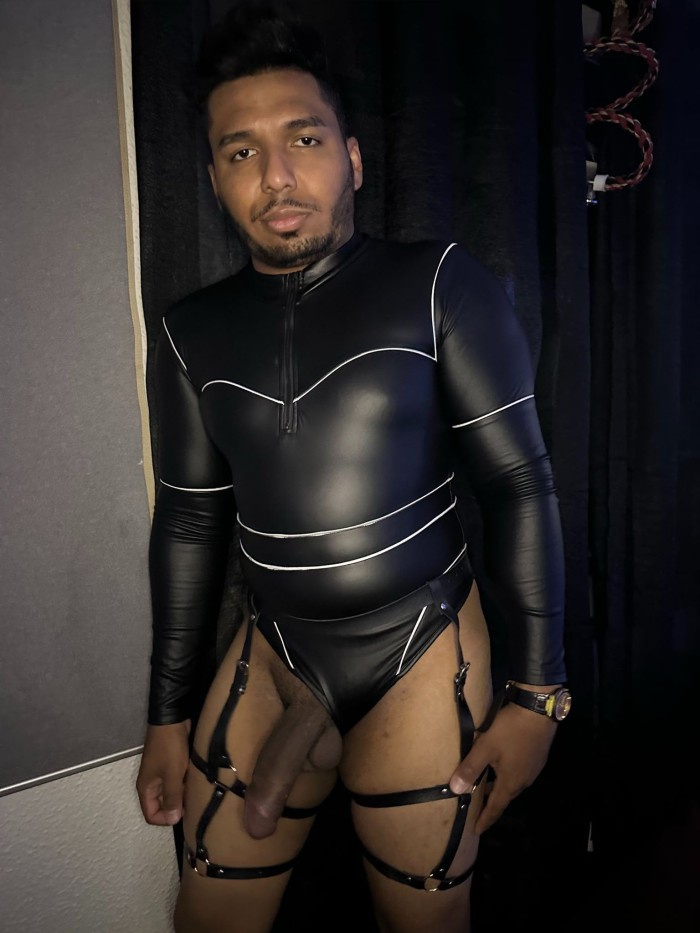 HOMBRE MASAJISTA  COMPLACIENTE DISPUESTO AL PLACER