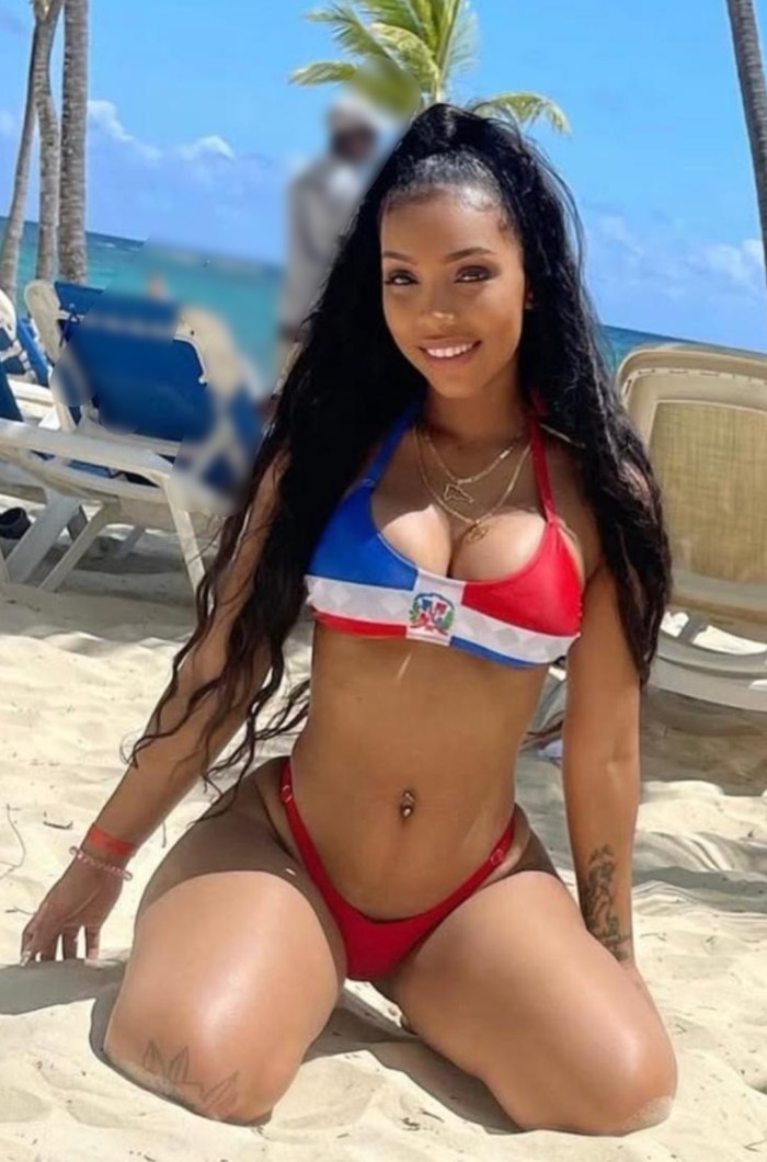 DOMINICANA DE LUJO CALIENTE Y JOVENCISIMA