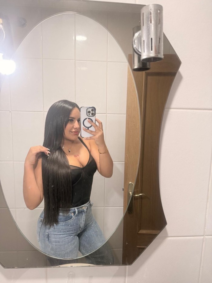 AMIGUITAS CALIENTES, ESPAÑOLAS Y LATINAS 24H
