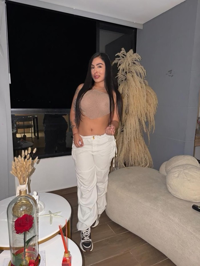SOY SARA, COLOMBIANA QUE ENCENDERÁ TUS FANTASÍAS