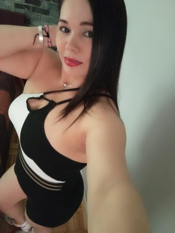 Laura sexy ardiente y morboza