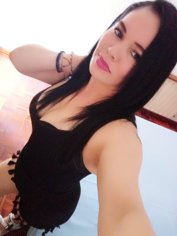 Laura sexy ardiente y morboza