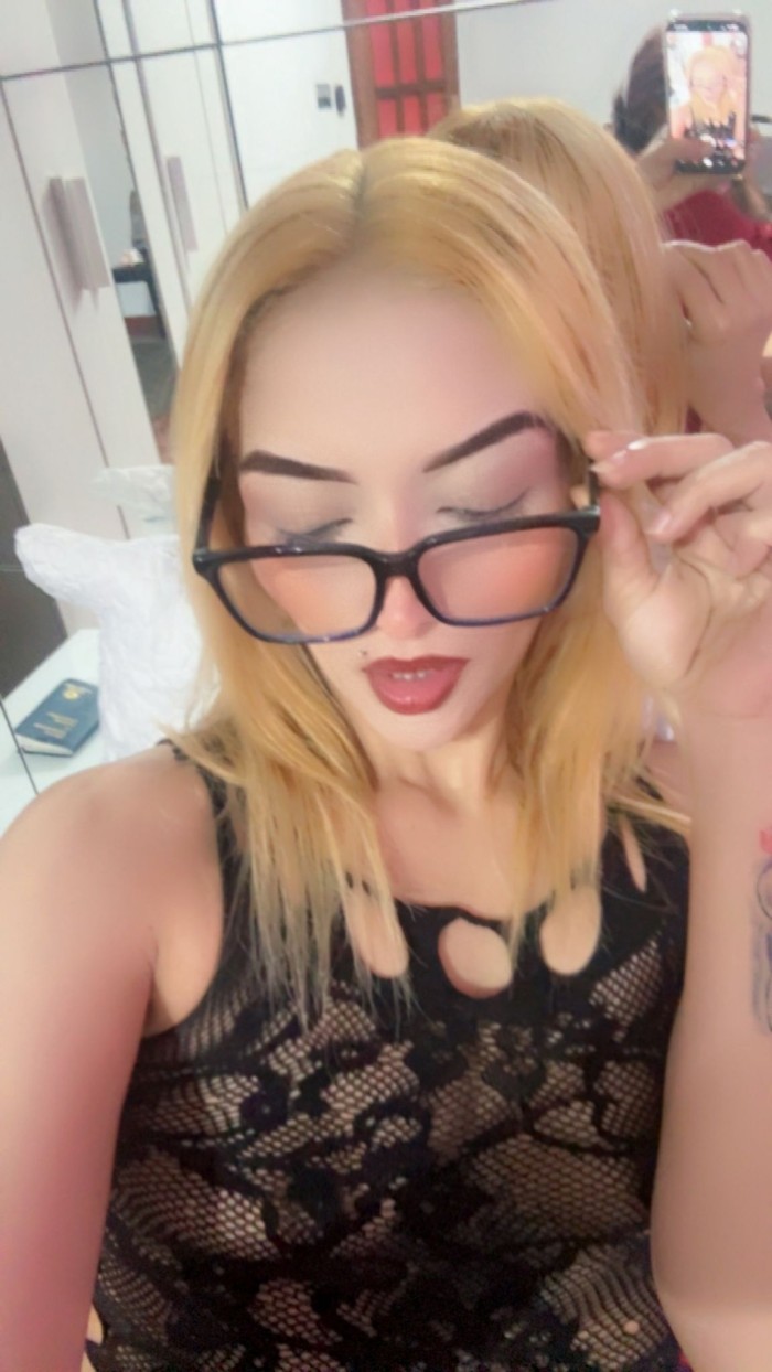 COLOMBIANA CON GANAS DE POLLA MULTIORGASMICA