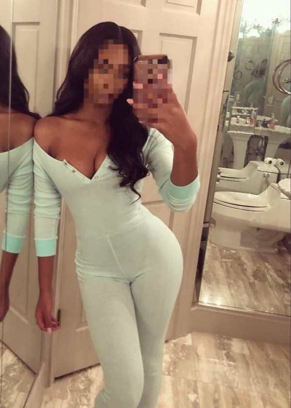 Bella agradable atractiva juquetona y muy caliente