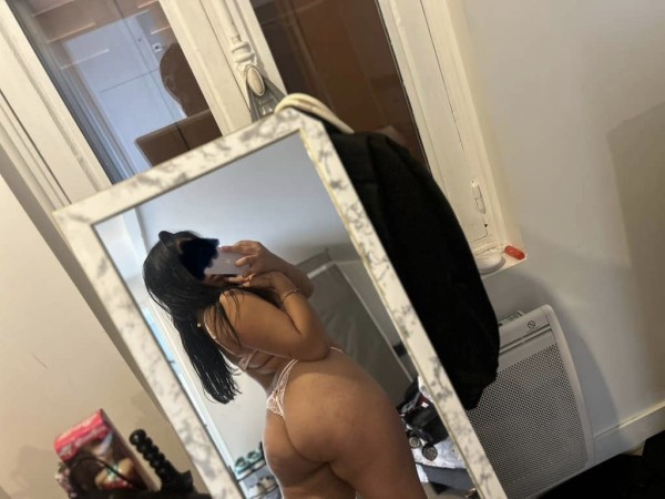 VALENTINA MUY CAÑERA Y CALIENTE
