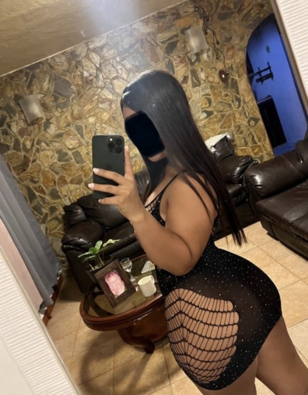 VALENTINA MUY CAÑERA Y CALIENTE