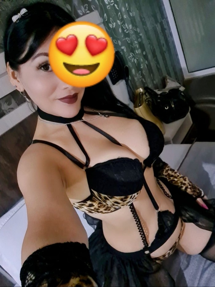 Kiara Bella latina Bomba sexy