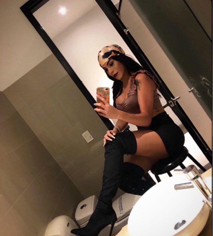 EN VINAROZ CHICA TRANS SIN LIMITES UNICA