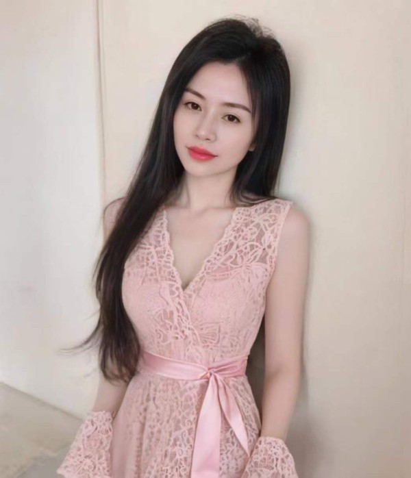 Nueva chica asiática china cariñosa simpática