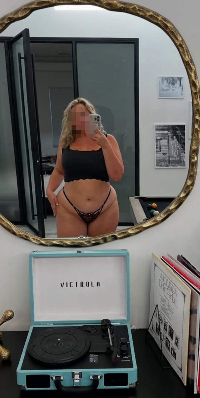TETAS NATUTALES , CACHONDA JOVEN 100% REALES
