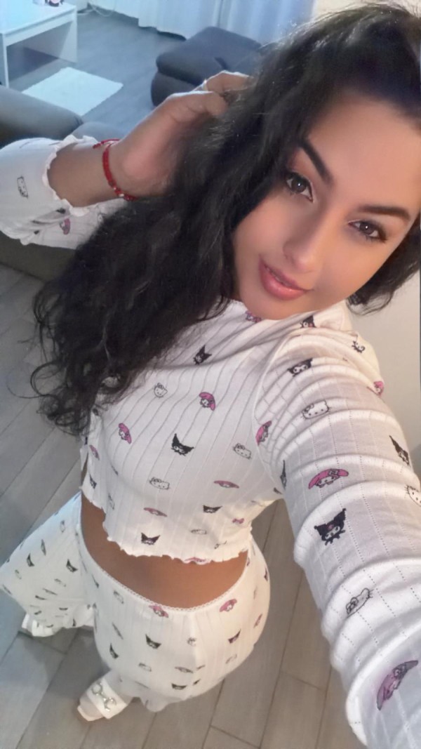 Michelle 𝑱𝑶𝑽𝑬𝑵 𝑨𝑹𝑫𝑰𝑬𝑵𝑻𝑬 LATINA