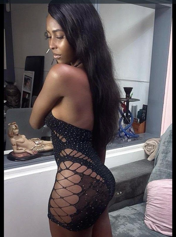 BELLA MORENA DE CURVAS ARDIENTES EXCLUSIVAS EN BUSCA DE DIVERSION LLAMAME