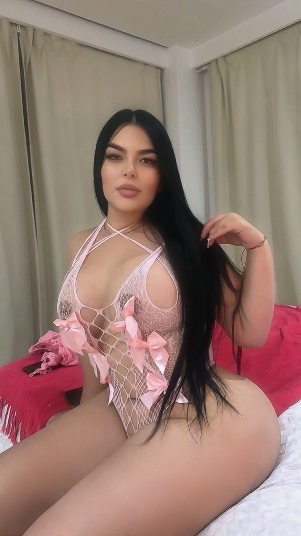 Hermosa atrevida súper sexy colombiana gran culo