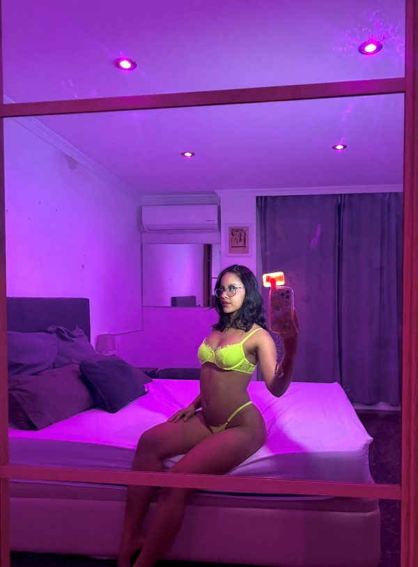 SENSUAL MORENA EN TORREVIEJA