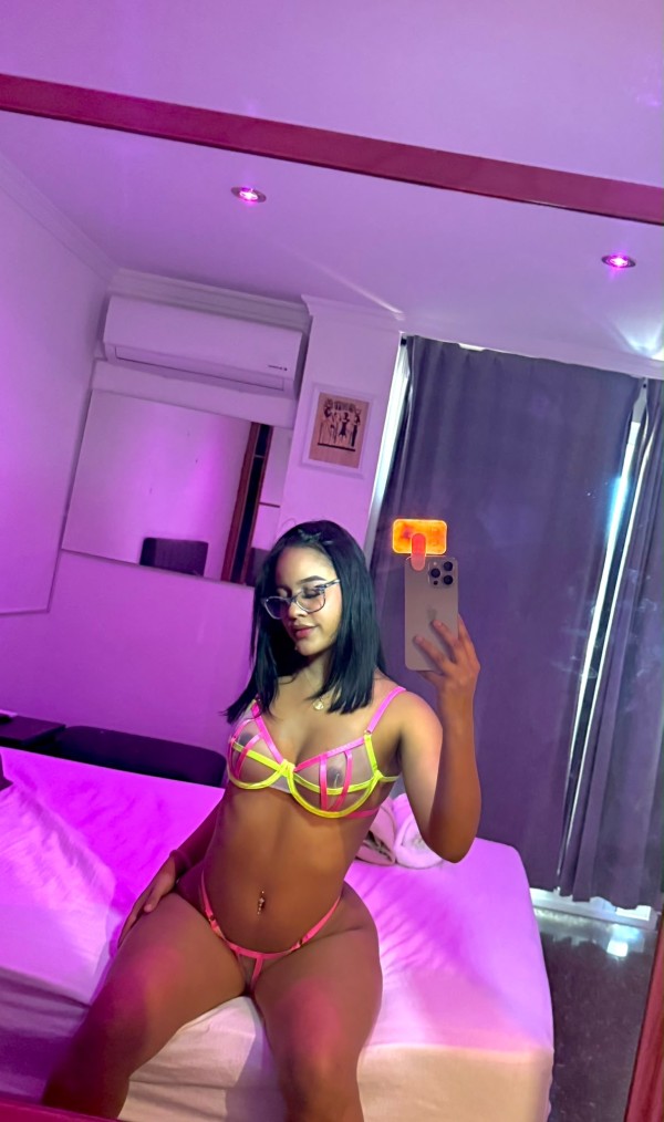 SENSUAL MORENA EN TORREVIEJA