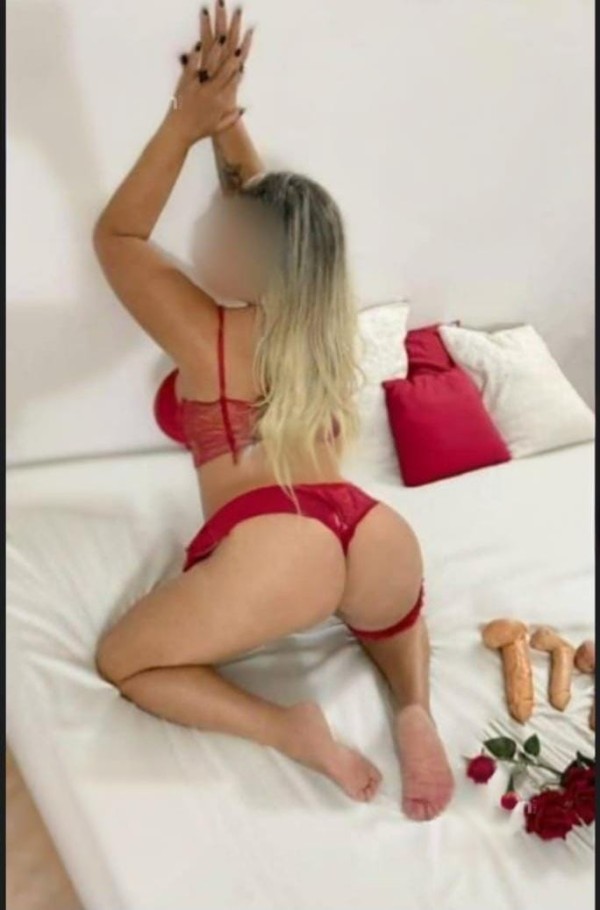 DELICIOSA EXQUISITA MORBOSA ENTREGADA COMPLACIENTE