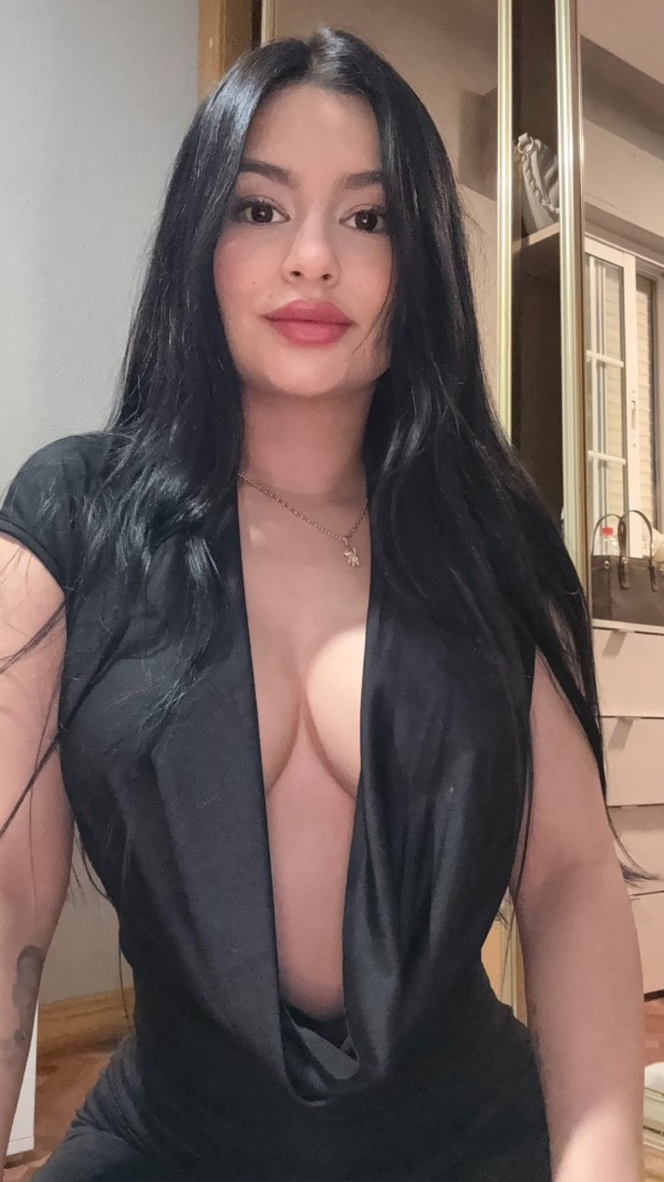 BELLA COLOMBIANA FLACA SALIDAS VALENCIA
