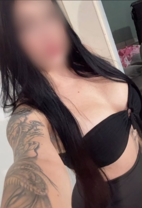 NUEVA TENTACIÓN ME ENCANTAN LAS POLLAS TRAVIESAS/ FIESTERA 24H