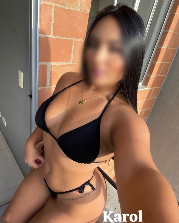 COLOMBIANITA MORENA JUGUETONA
