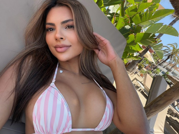 MUJER BRASILEÑA FIESTERA EL MEJOR FRANCES DE LUJO