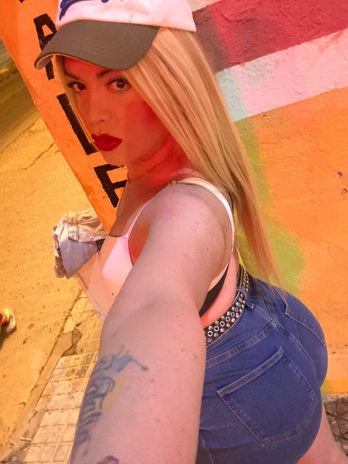 TRANS DELICIOSA POLLONA COMPLACIENTE A TOPE