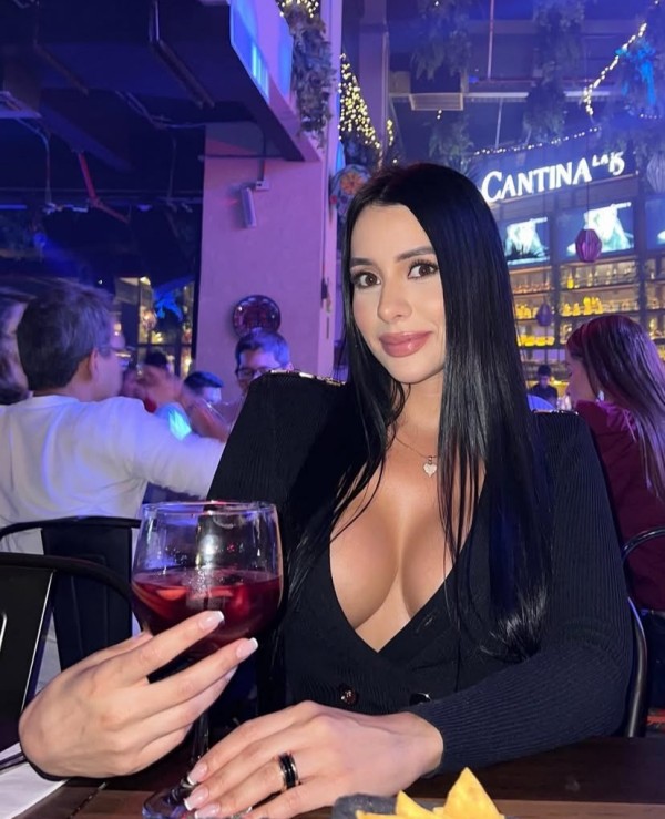 BELLEZA COLOMBIANA: ISABELA