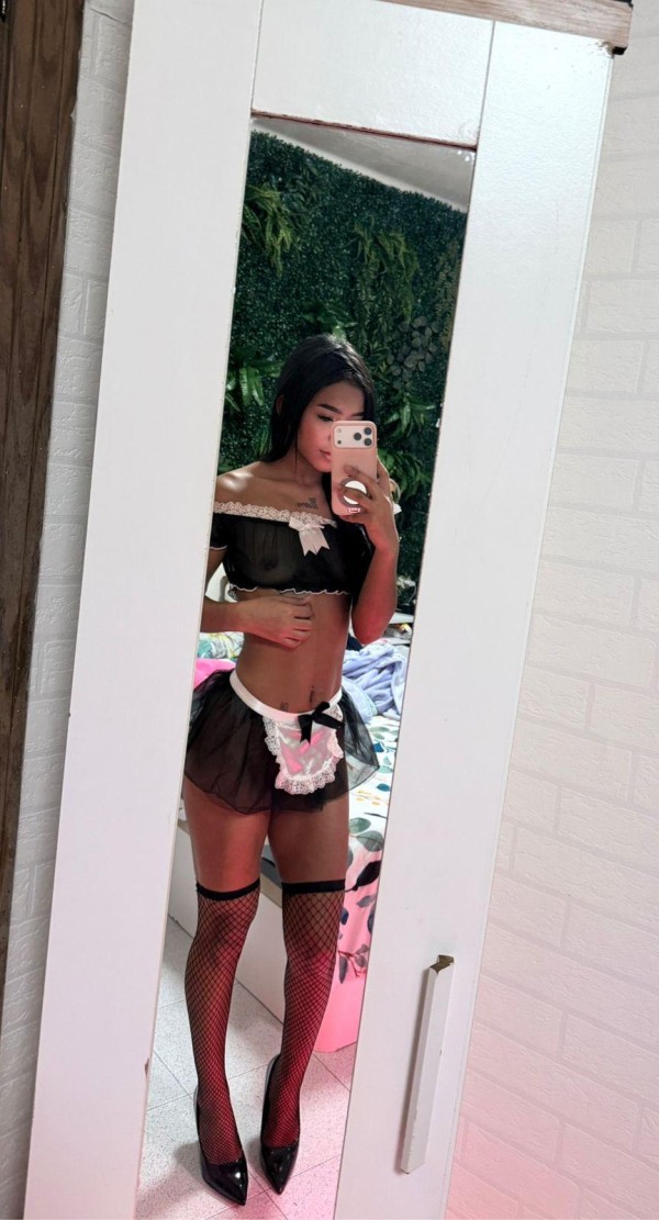 COLOMBIANA DE 19 AÑOS, CALIENTE Y DULCE