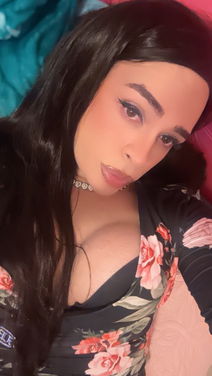 HERMOSA TRANS MUY ACTIVA Y VERGONA