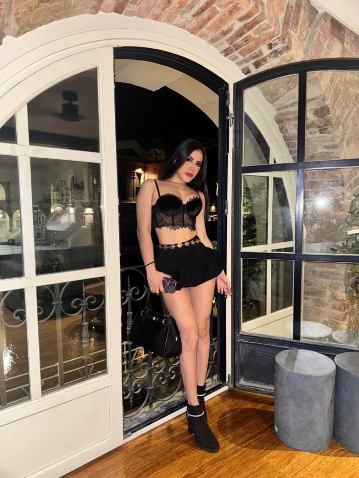 EN GIJONNOVEDAD COQUETA BELLA ESCORT LATINA