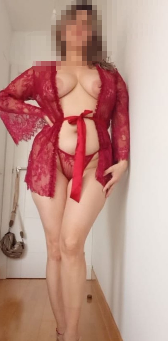 RUBIA MADURITA MUY CARIÑOSA Y MORBOSA EN JAEN