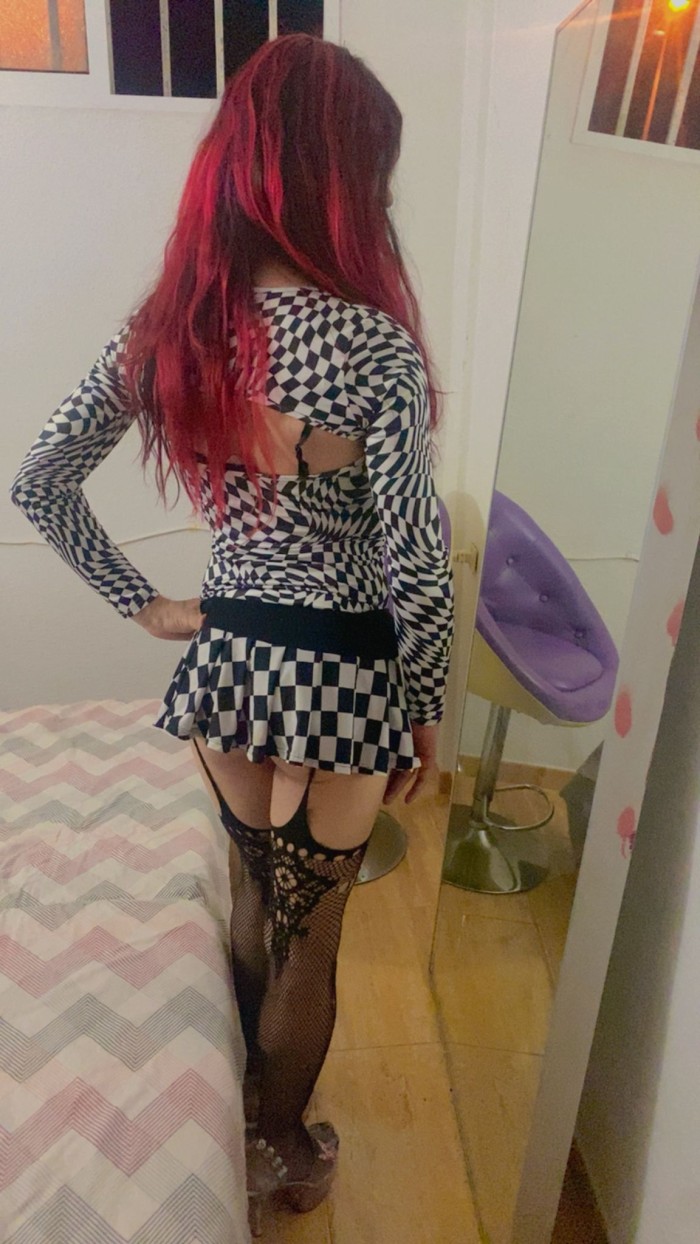 Pelirroja dominante explosiva caliente