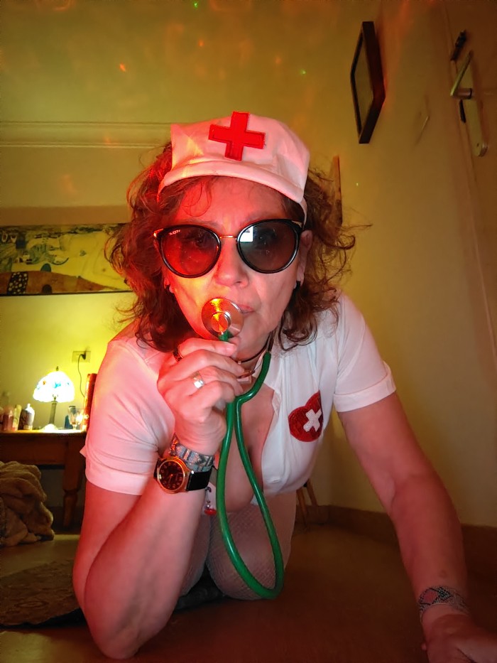 TU SANITARIA,ESTÁ APLICANDO INYECCIONES