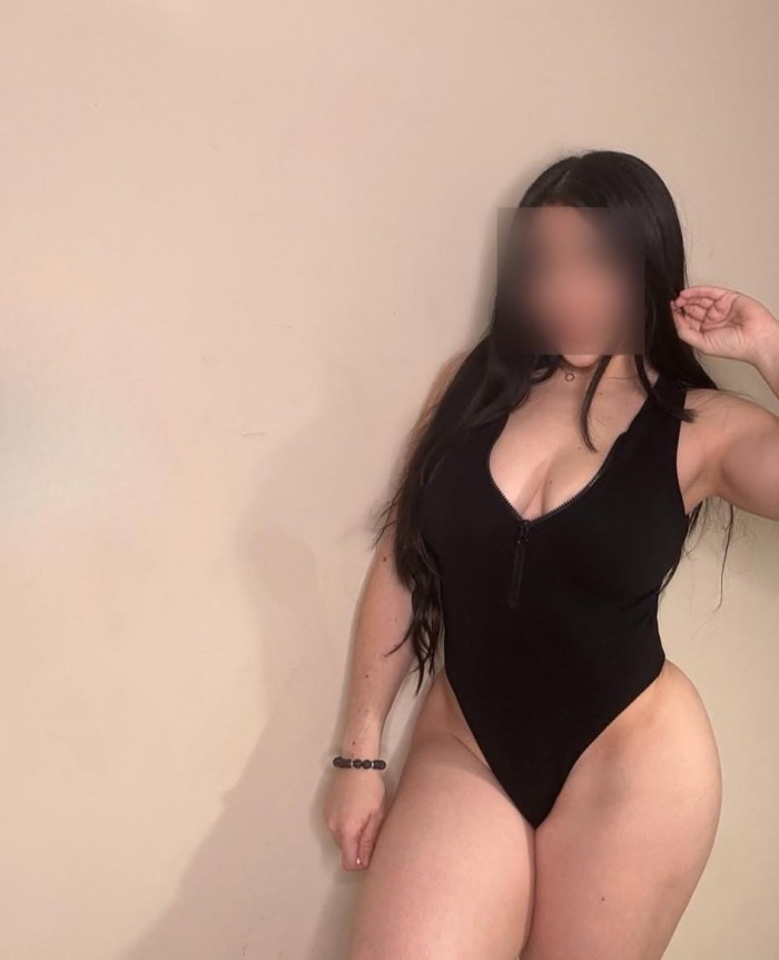 Hola  una chica venezolana joven de 23 años