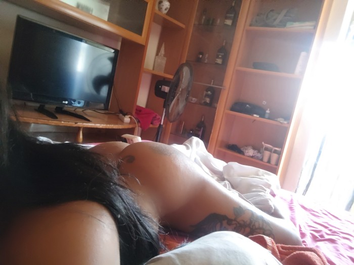 Trans con rica polla y mucha leche