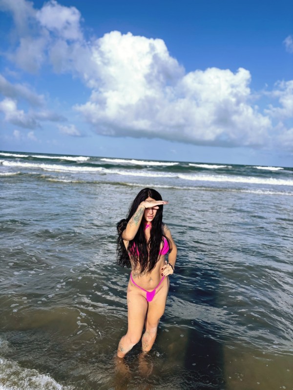 BOMBA SEXY LATÍNA MUY ACTIVA