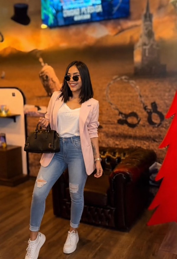 BELLEZA VENEZOLANA RECIÉN LLEGADA
