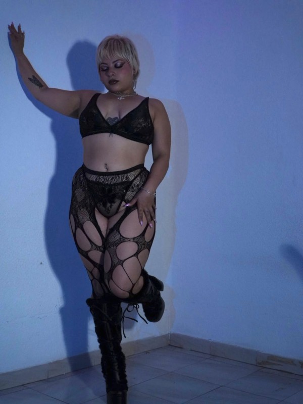 EXÓTICA LATINA ZORRONA FIESTERA