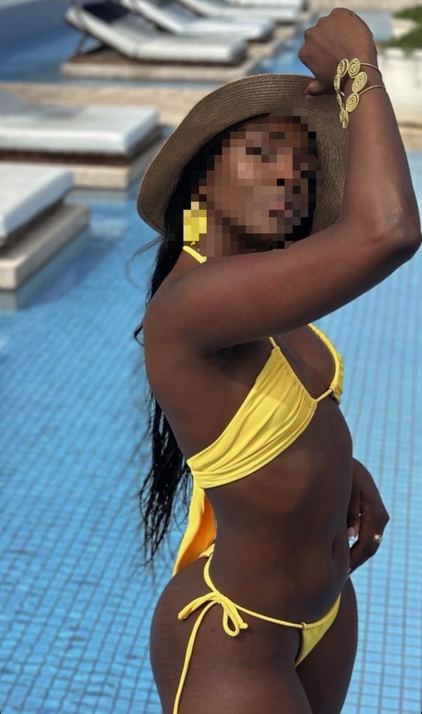 745031195 Laura JUGUETONA REINA Y TRAVIESA