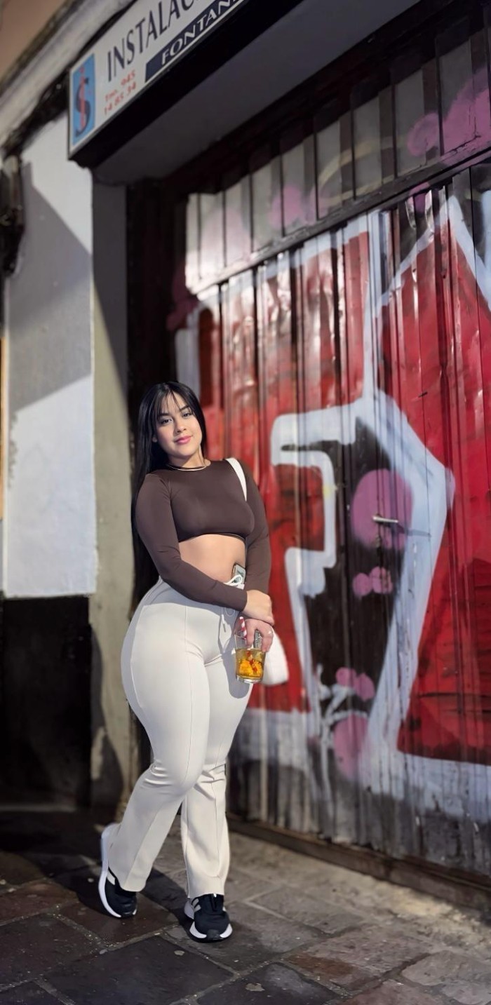 COLOMBIANA FIESTERA Y CON GANAS DE PECAR