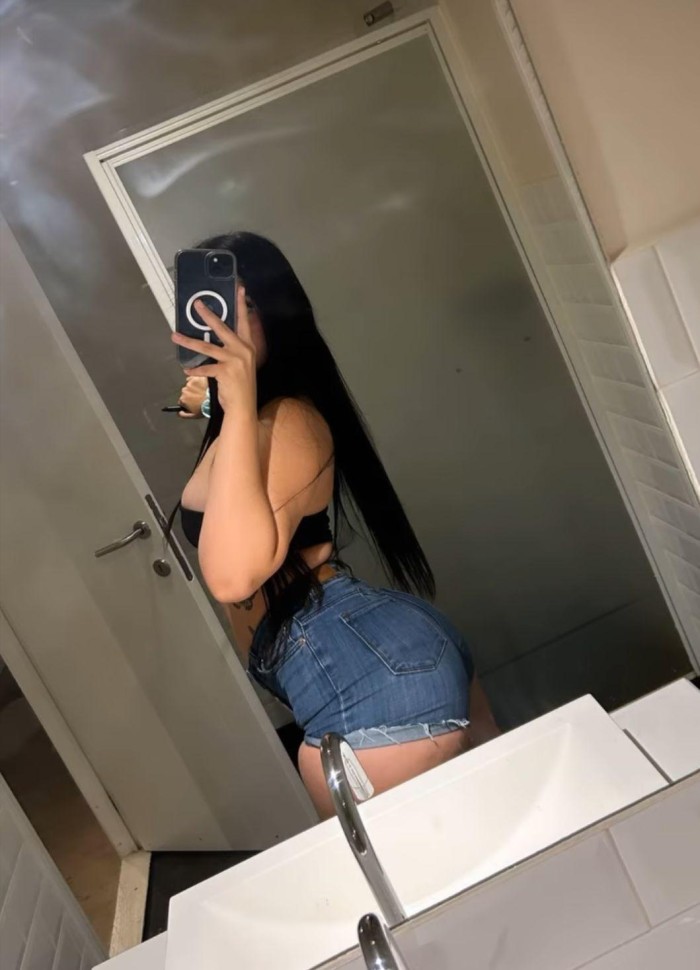 COLOMBIANA FIESTERA Y CON GANAS DE PECAR