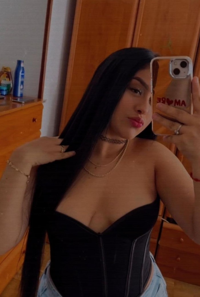 COLOMBIANA FIESTERA Y CON GANAS DE PECAR