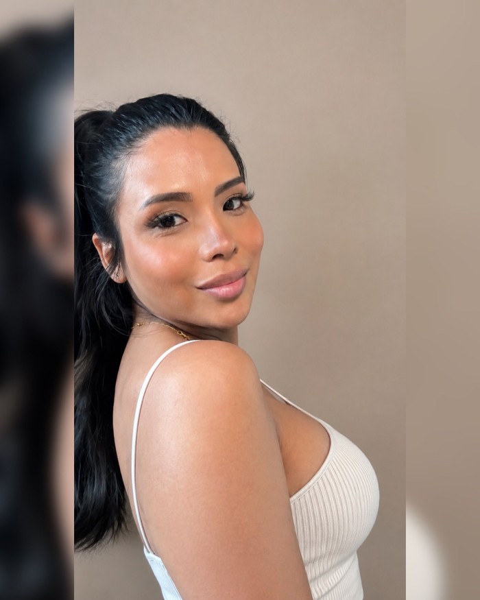 CHICA TRANS FEMENINA Y COMPLACIENTE SIN LIMITES