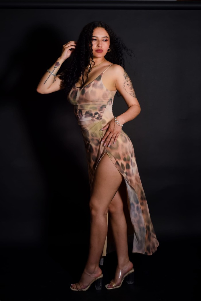 KAROL Miel que susurra al oído