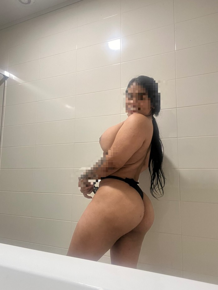 FIESTERA, QUIERO LAMER TU POLLA