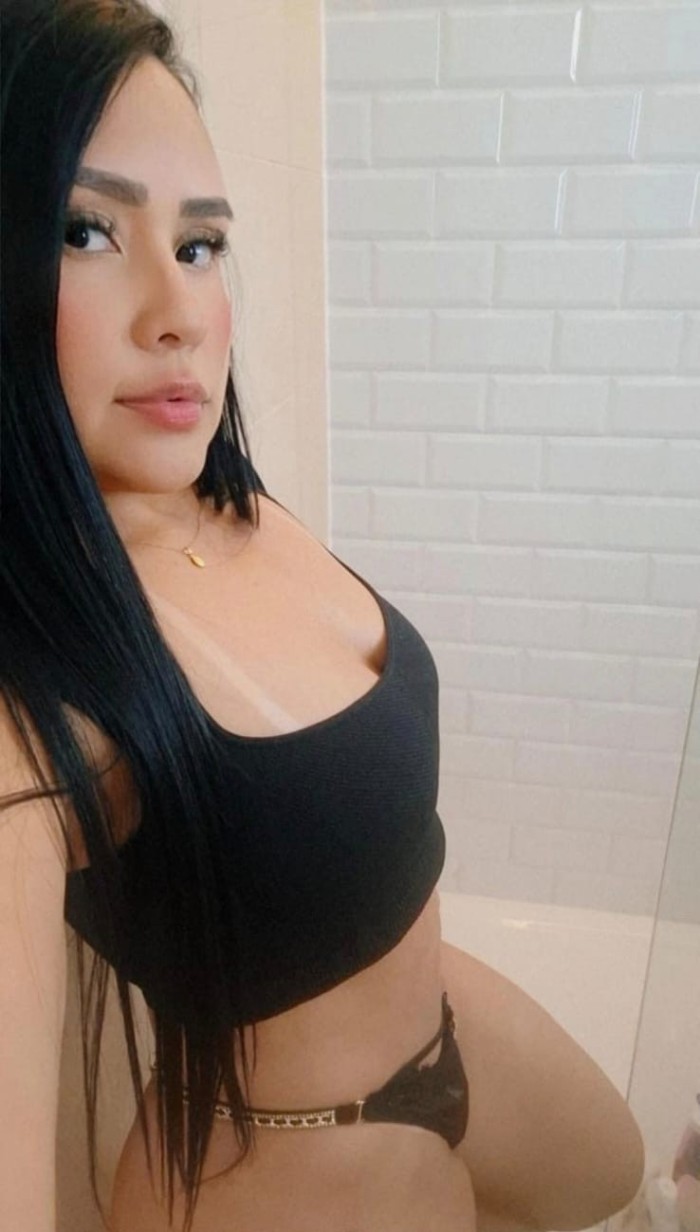 ENCANTADORA EXOTICA SENSUAL APASIONADA Y COMPLACIE