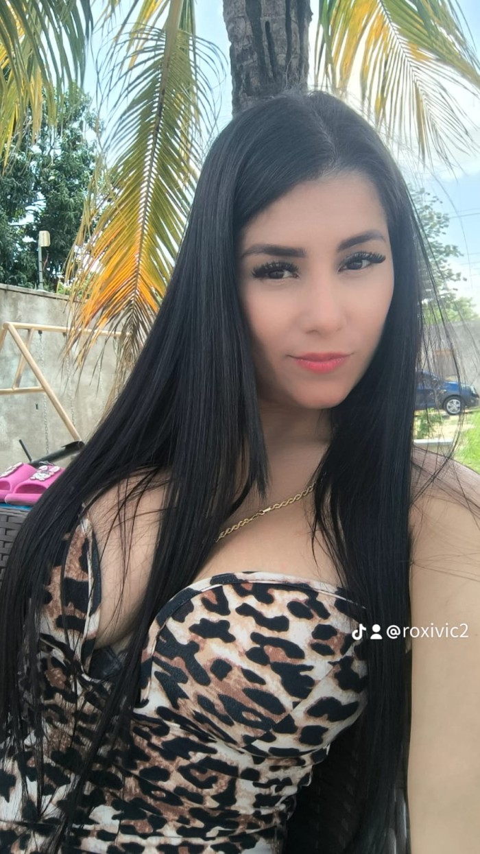 JOVEN LATINA INDEPENDIENTE EN LOS CRISTIANOS!