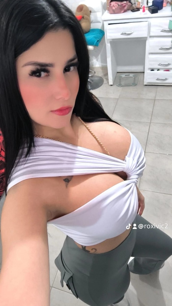 JOVEN LATINA INDEPENDIENTE EN LOS CRISTIANOS!
