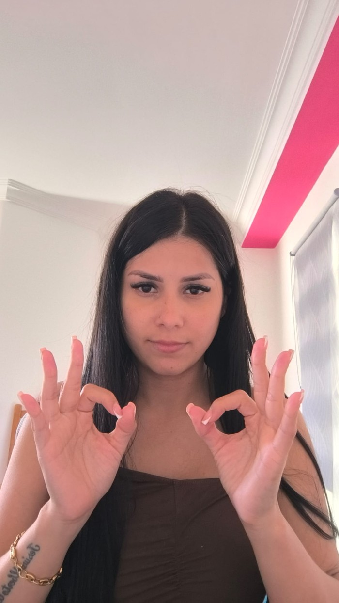 JOVEN LATINA INDEPENDIENTE EN LOS CRISTIANOS!